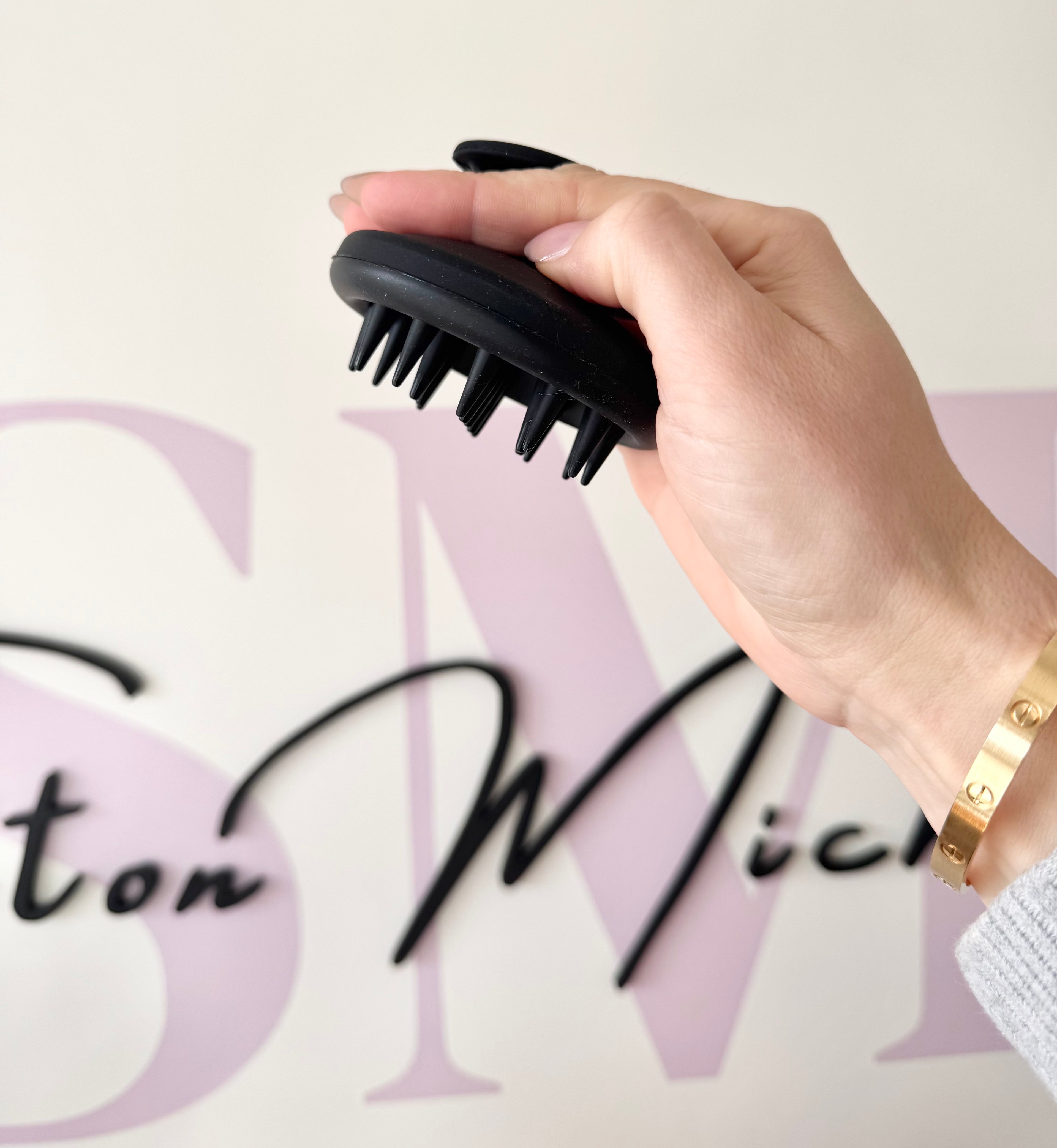 Silicone scalp brush/massager