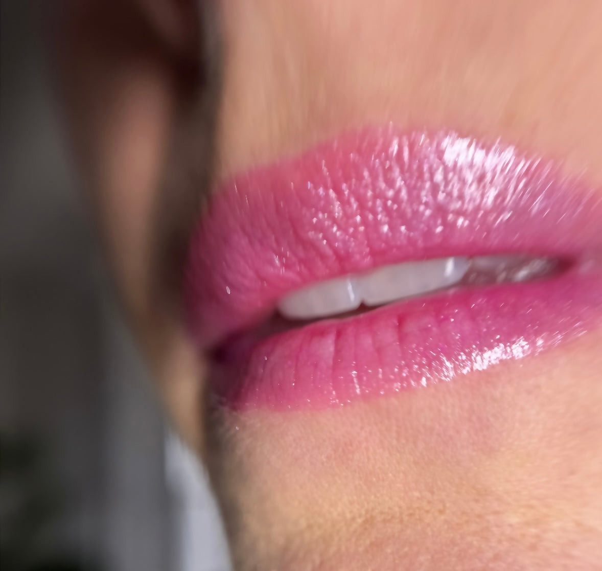 Adapt, Colour Changing Lip Gloss